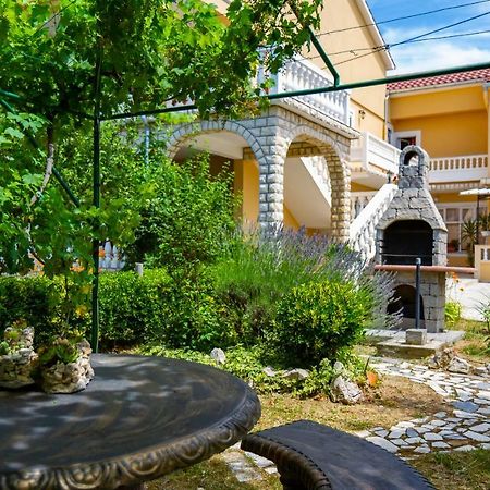 Apartman Haus Maja Banjol Kültér fotó