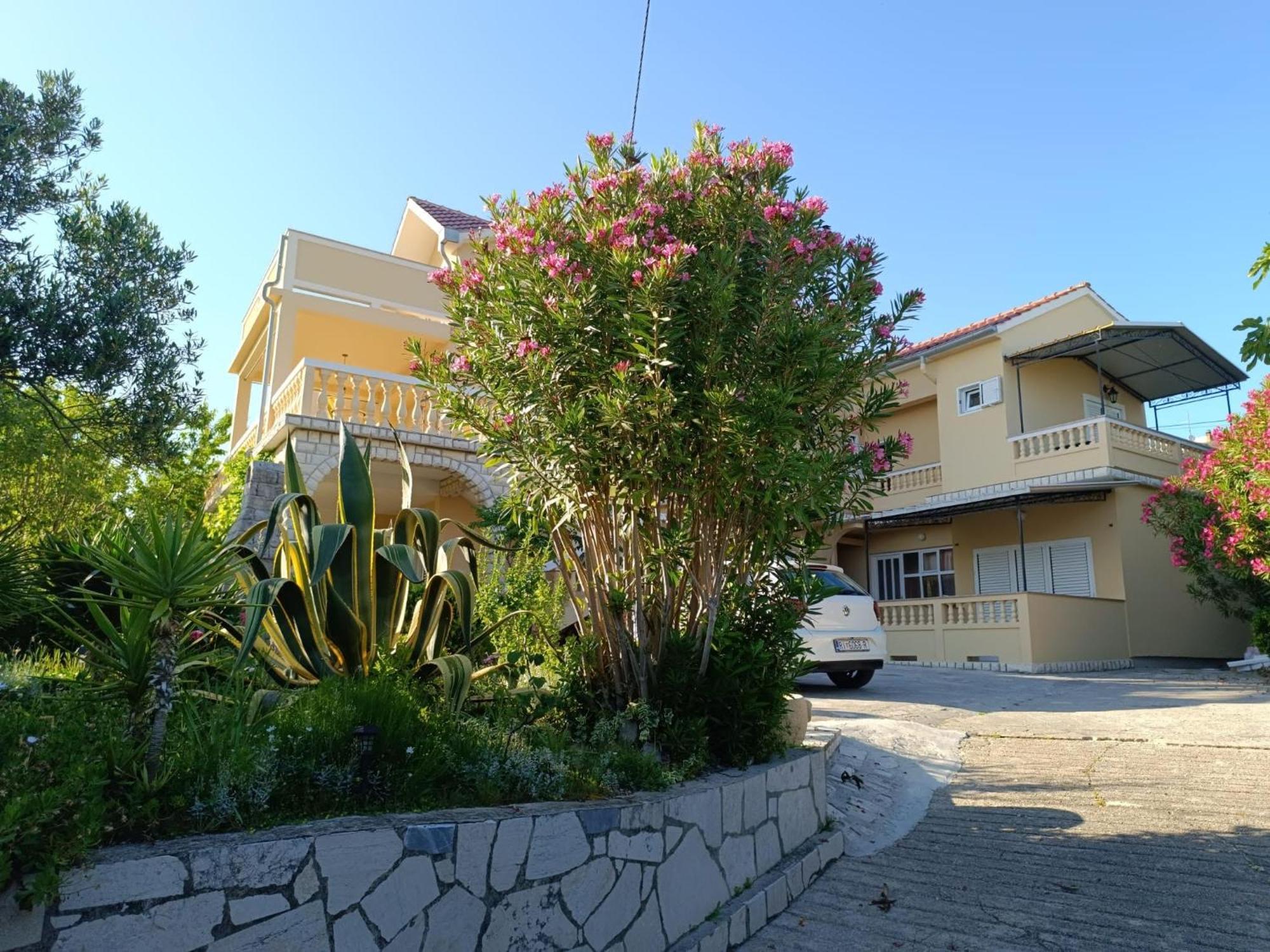 Apartman Haus Maja Banjol Kültér fotó