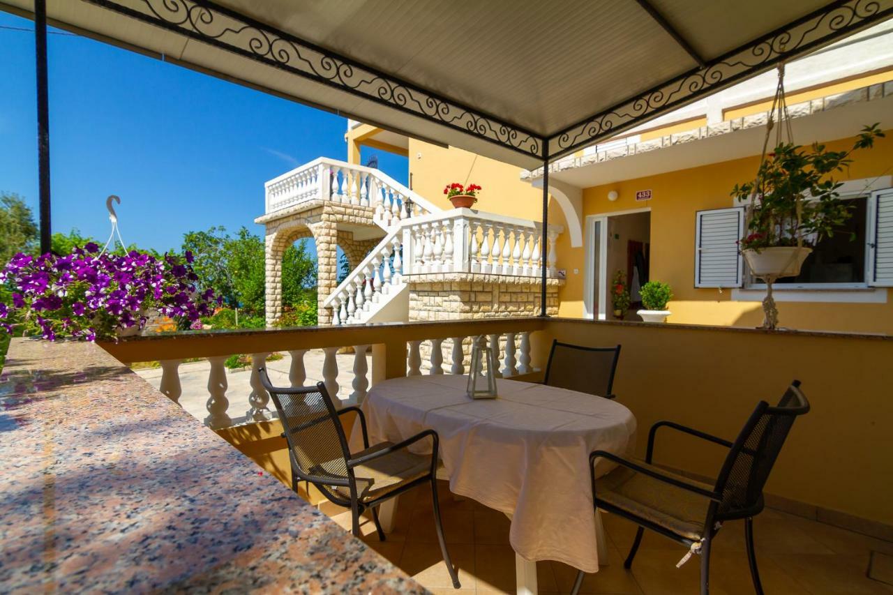 Apartman Haus Maja Banjol Kültér fotó