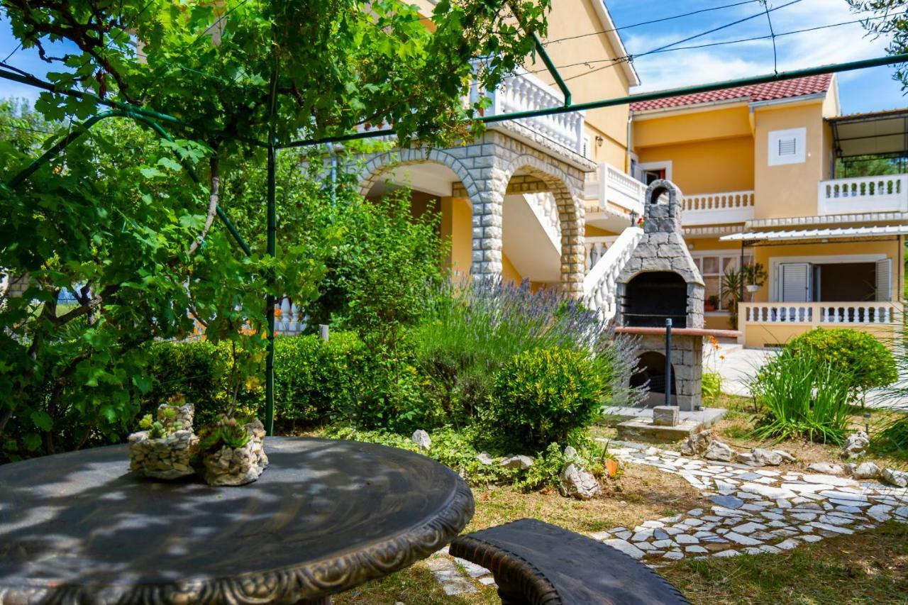 Apartman Haus Maja Banjol Kültér fotó